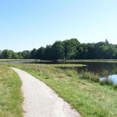 In The Dancing Forest, Cleaning Included Garderen